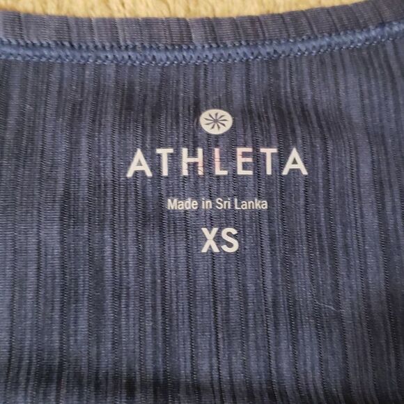 ATHLETA Extra Small workout shirt - Picture 4 of 8